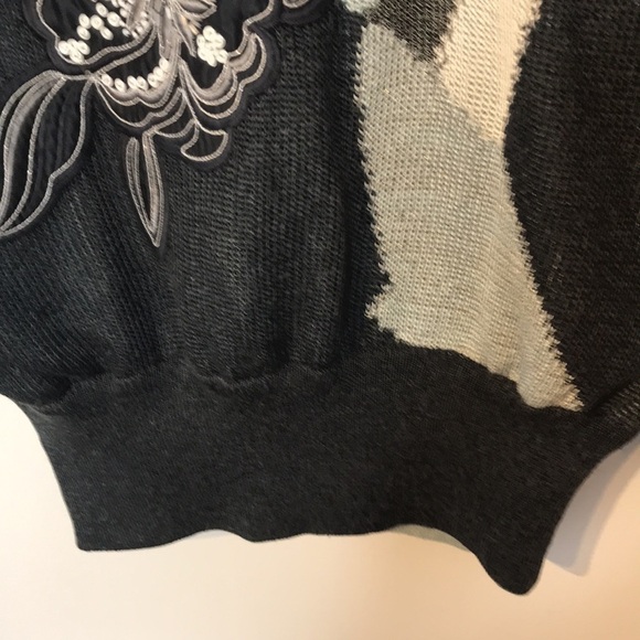Escada Gray and Cream Crew Neck Sweater - Picture 6 of 14